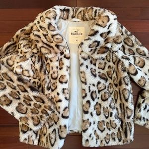 Woman’s Faux Fur Cheetah print Jacket with collar